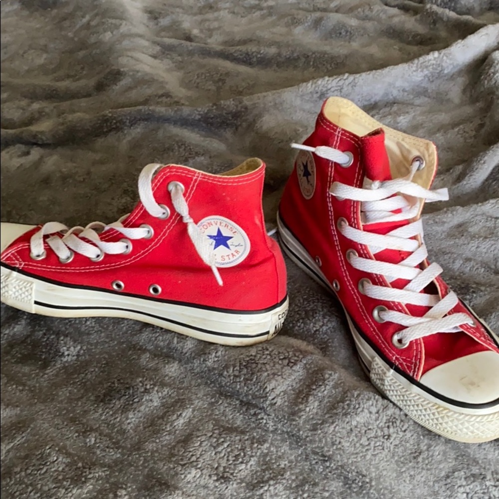 Used red high top converse